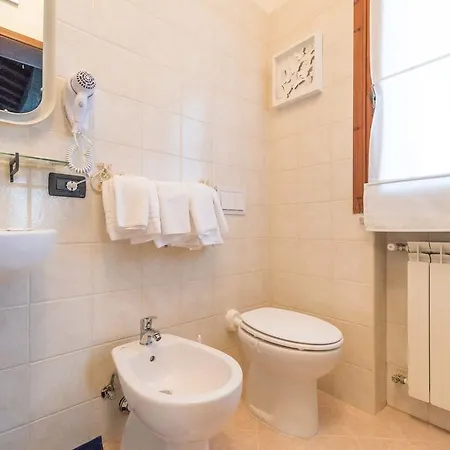 בית הארחה Il Casale Relais סאן ג'יוליאנו טרמה